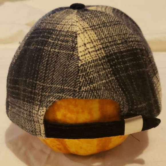 Hat - Picture 2 of 5